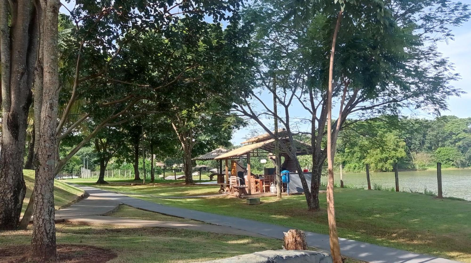 Flat No Pontal Do Lago กัลดัสโนวัส ภายนอก รูปภาพ